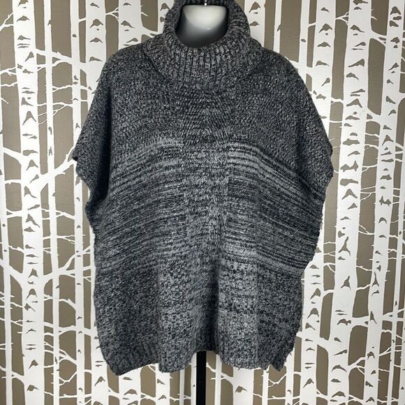 APT. 9 Turtleneck Poncho One Size Fits Most - Picture 1 of 5